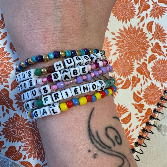Fun bracelets - Picture 3 of 4